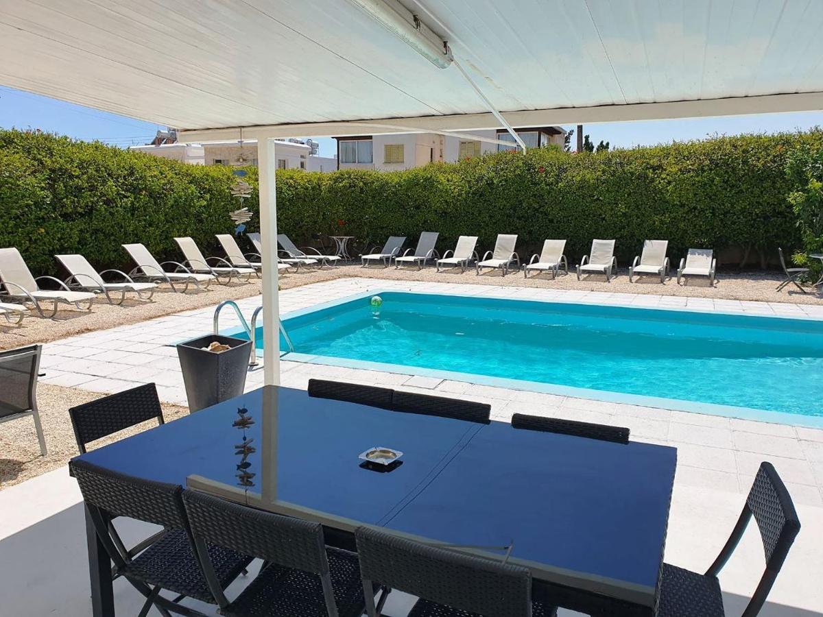 Villaer Nissi Beach Luxury *